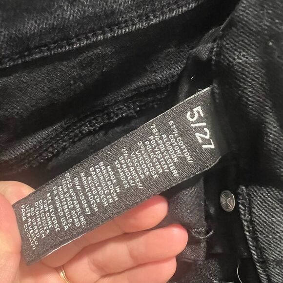 Kendall & Kylie Shorts - Picture 3 of 5